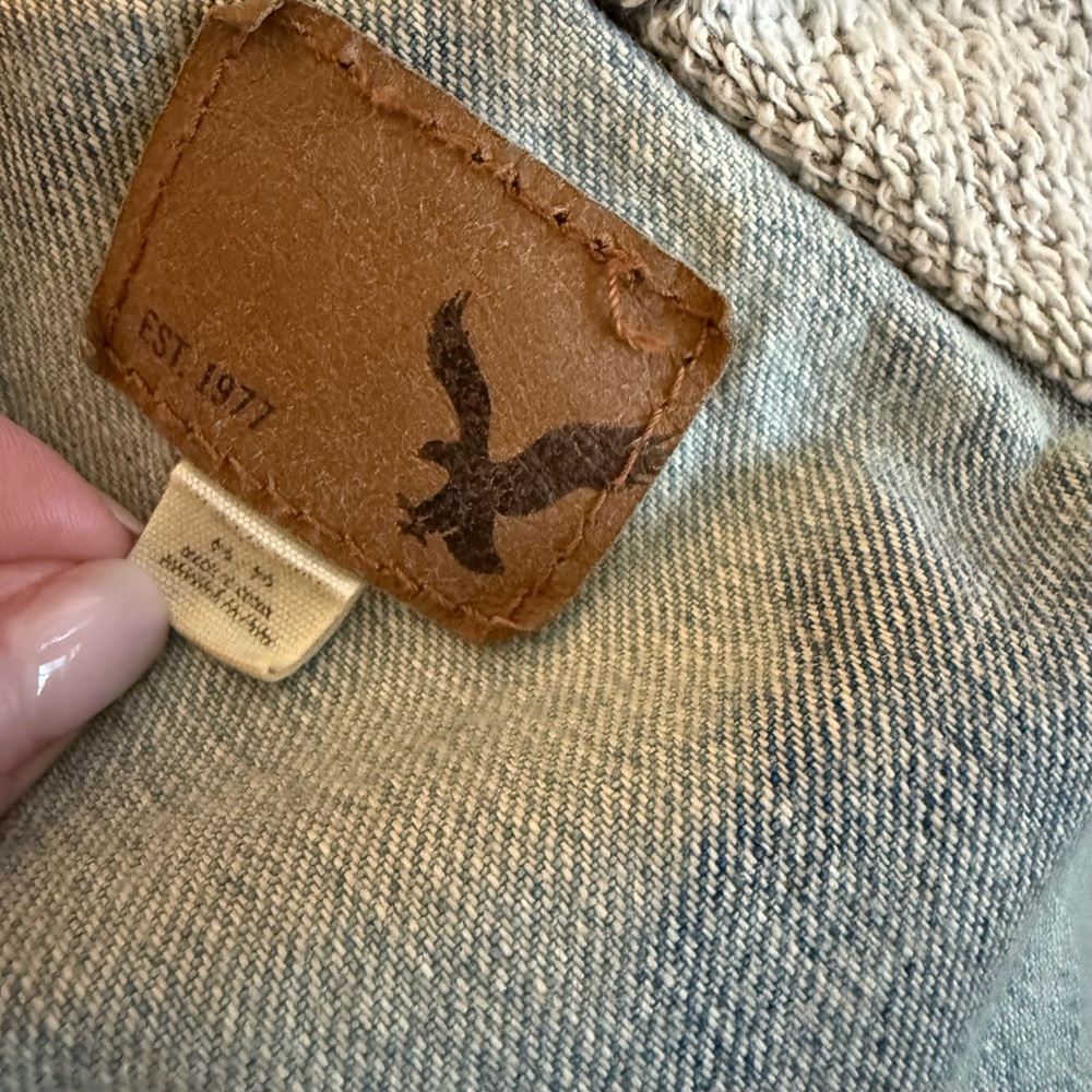 American Eagle Outfitters Light Blue Denim Jacket with Gray Hoodie Sleeves - Picture 5 of 5